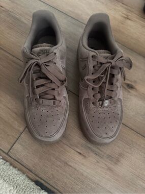 Nike Men’s Low-Top Sneakers in Taupe